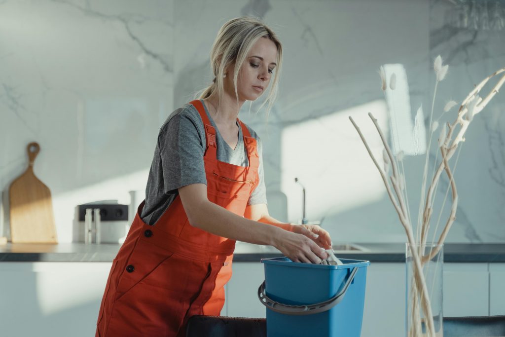 how to clean walls without removing paint